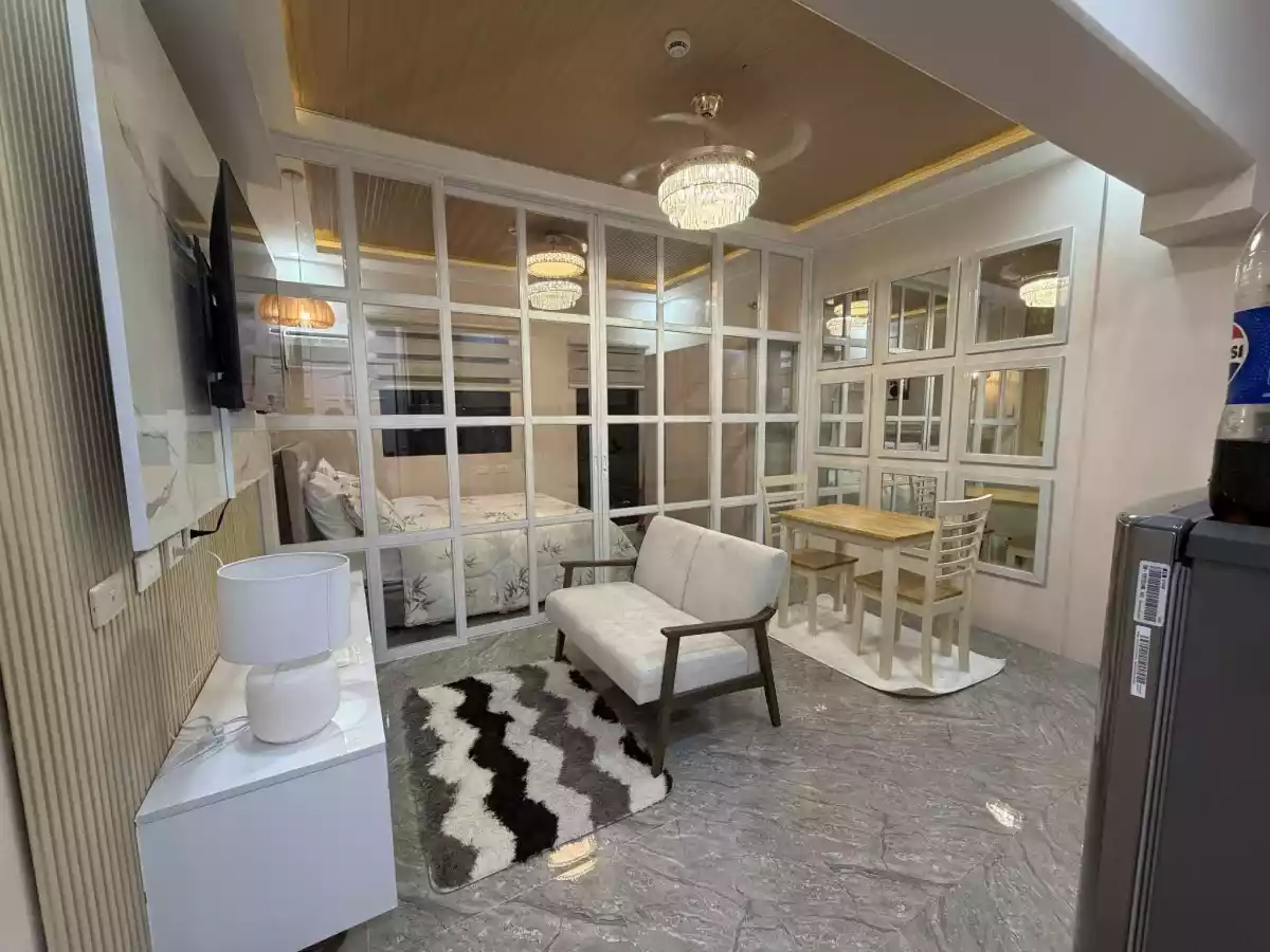 For Rent: 1BR Condo with Balcony in Royal Oceancrest Mactan, Lapu-lapu City — 30 sqm — 1 Bedroom in Mactan, Lapu-lapu City, Cebu — Photo 4