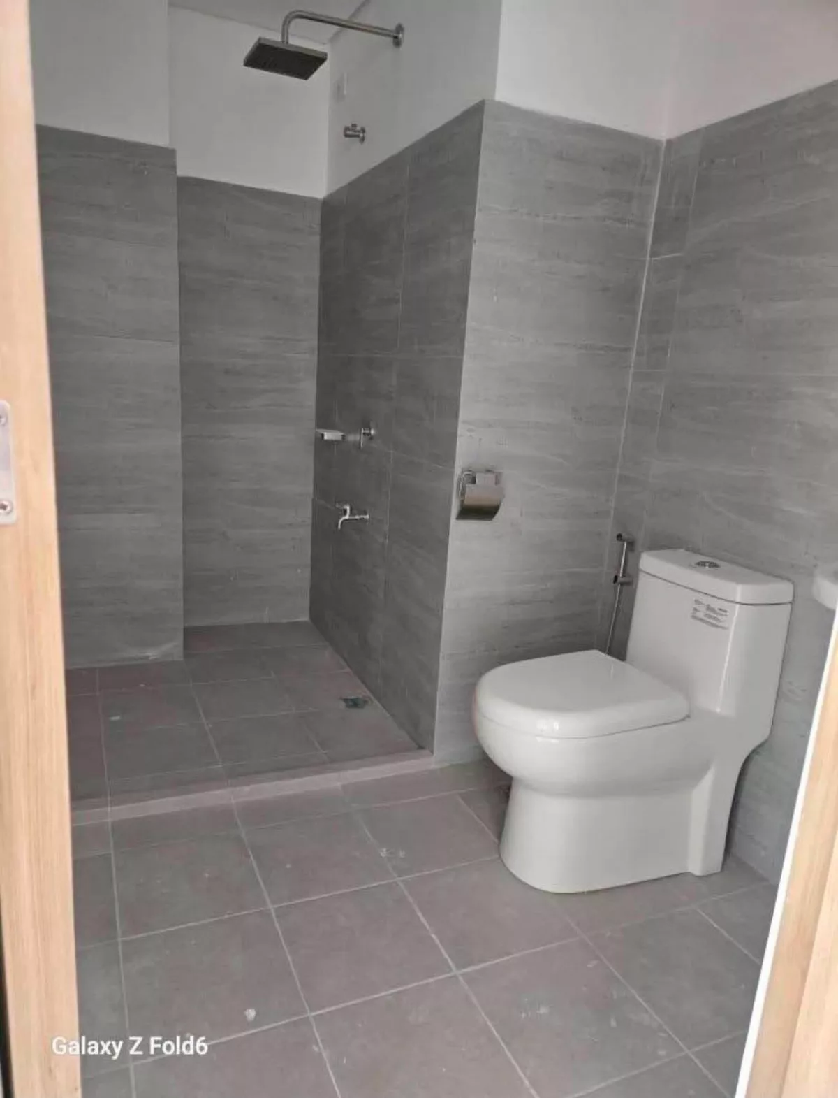 For Assume: 1BR Condo with Balcony & Parking in Vertex Central, Luhug, Cebu City — 42.55 sqm — 1 Bedroom in Luz, Cebu City, Cebu — Photo 7