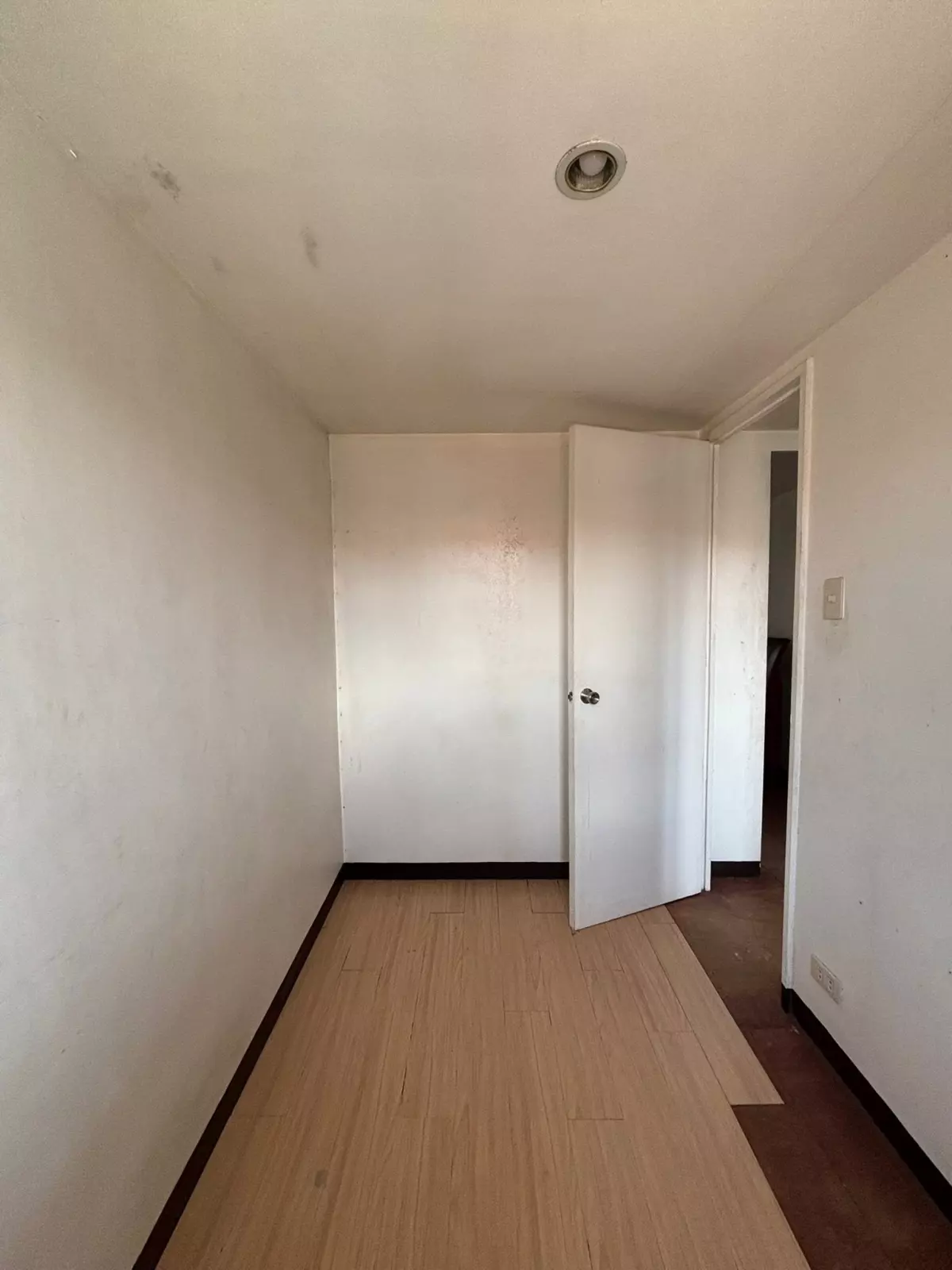 Open photo 11 of 18 — 🏡 Affordable 3BR Townhouse for Sale in Cordova! Own this 2-storey townhouse in Summerville Subdivision for only ₱2M! With 3 bedrooms, own parking, separate laundry area, and a clean title, it's the perfect starter home or investment.