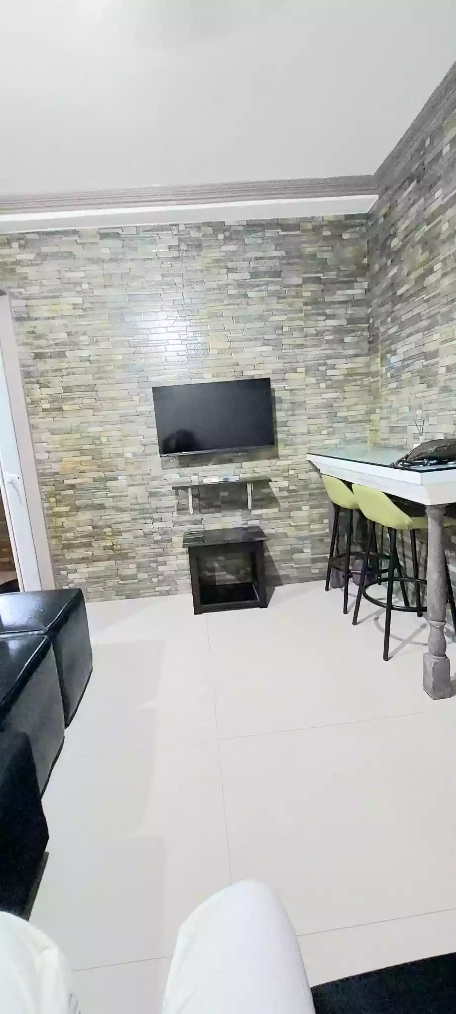 For Sale: Furnished One Bedroom Unit at Cityscape Condo near Manga Avenue — 1 Bedroom in Camputhaw, Cebu City, Cebu — Photo 6