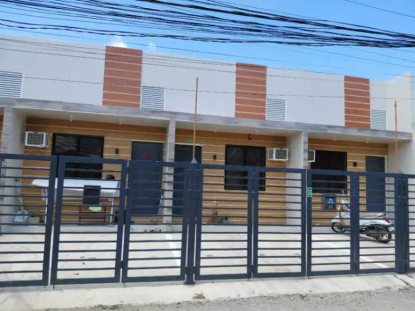 Smart Investment: House & Lot + Income-Generating Apartment in One Property! - photo 2