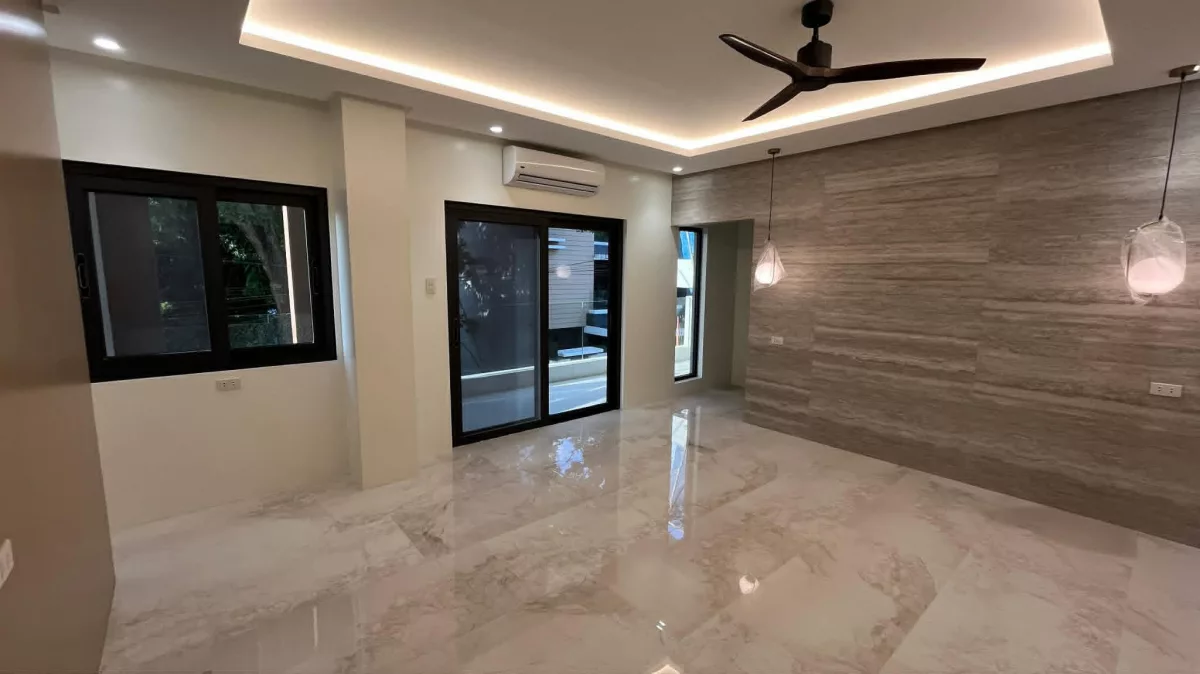 For Sale: 5BR House and Lot in Sauyo, Quezon City — 380 sqm — House and Lot in Sauyo, Quezon City, Metro Manila — Photo 3