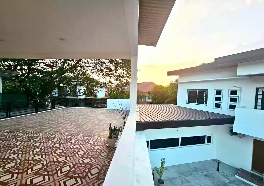 Rush Sale — House and Lot in Paranaque City, Metro Manila, 1702 — Photo 4