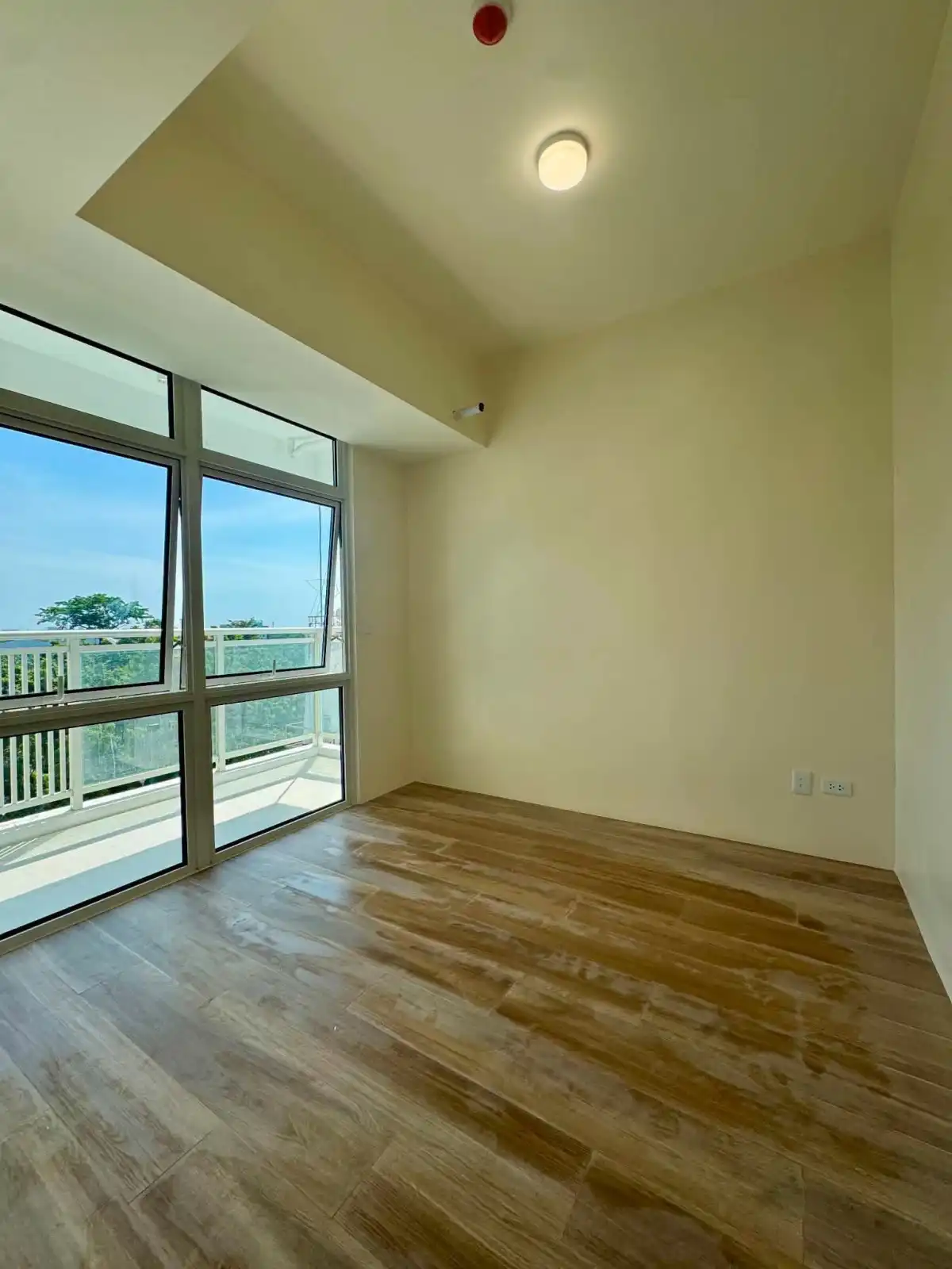 FOR ASSUME- COSTA MIRA 1-BEDROOM TOWER 2 — 1 Bedroom in Subabasbas, Lapu-lapu City, Cebu — Photo 3
