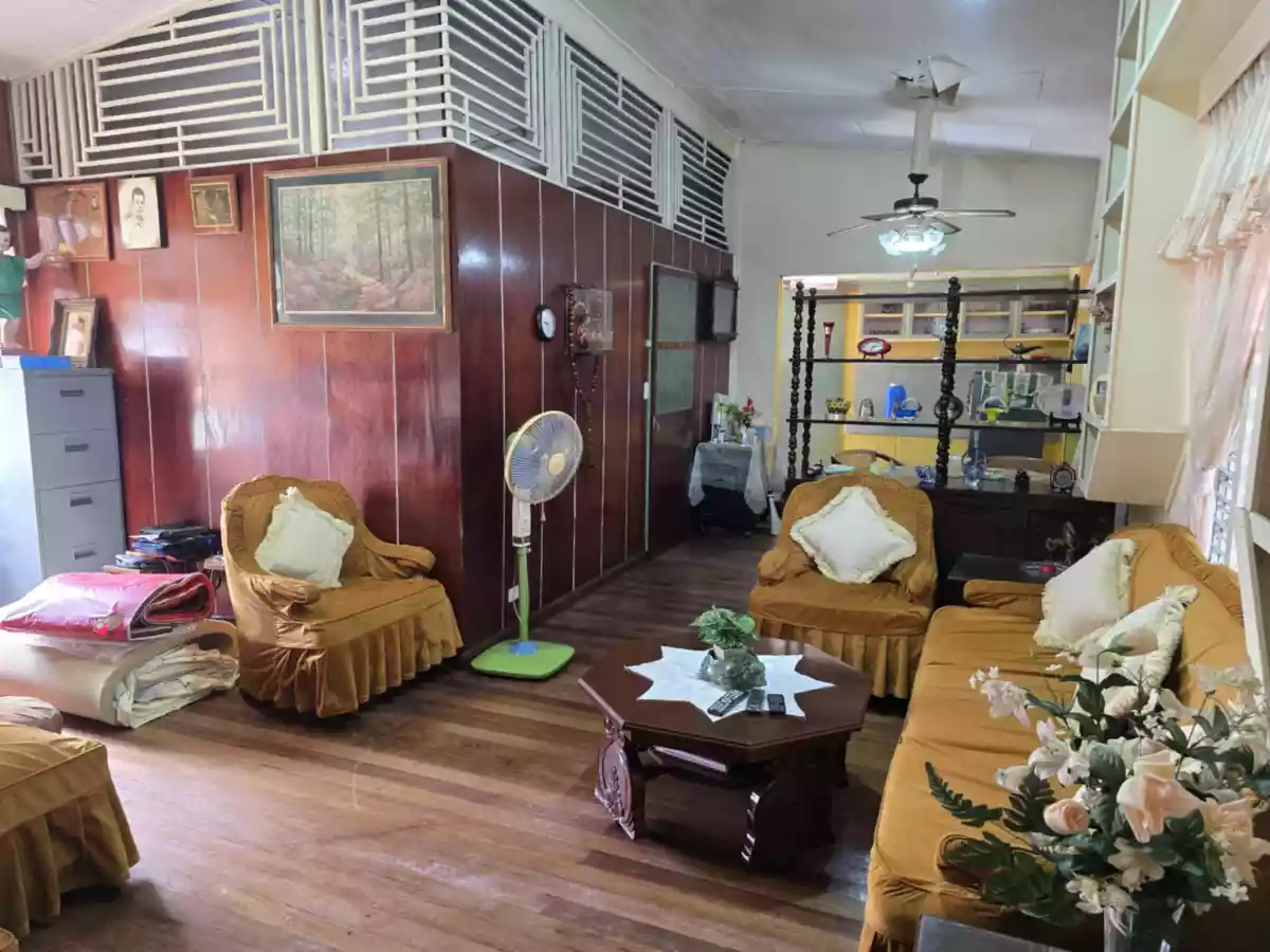For Sale: 5BR House and Lot in Barangay 3 Pob. (Zone 3), Cadiz City — 581 sqm — House and Lot in Barangay 3 Pob. (Zone 3), Cadiz City, Negros Occidental — Photo 6