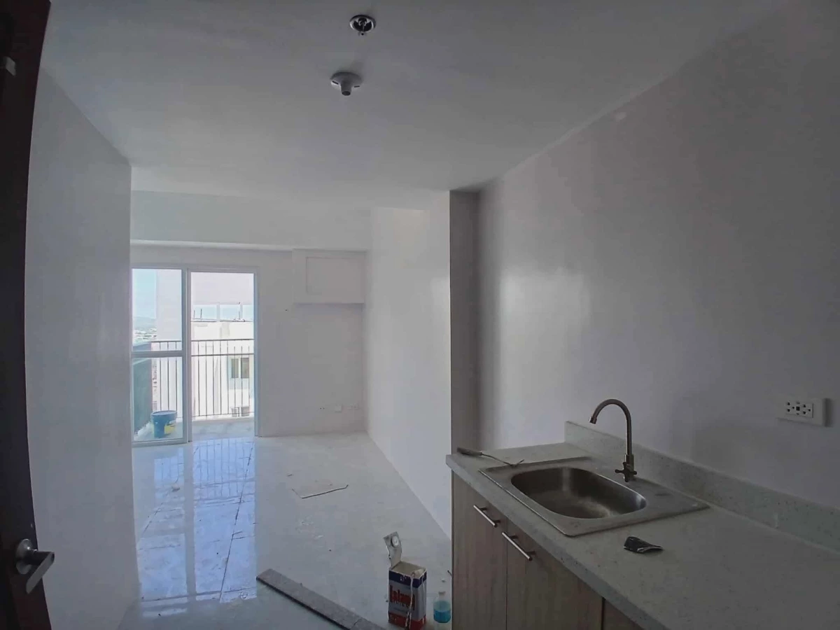 Ready for Occupancy: Studio Unit in Casamira Towers Mandaue for Assume — Studio in Alang-alang, Mandaue City, Cebu — Photo 4