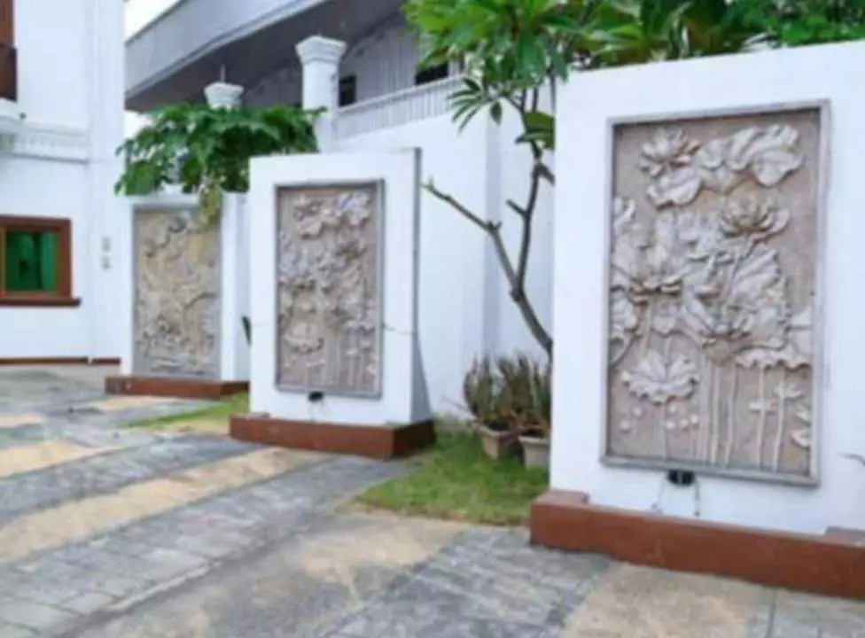 For Sale: 5-Storey Commercial Building with Pool and Roof Deck - photo 7