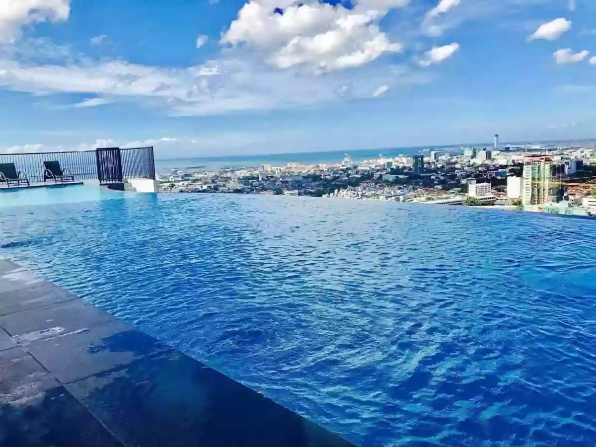 beautiful and cozy 1 bedroom condo w/ balcony and assigned parking at Calyx Residences — 1 Bedroom in Cebu Business Park, Hippodromo, Cebu City — Photo 2