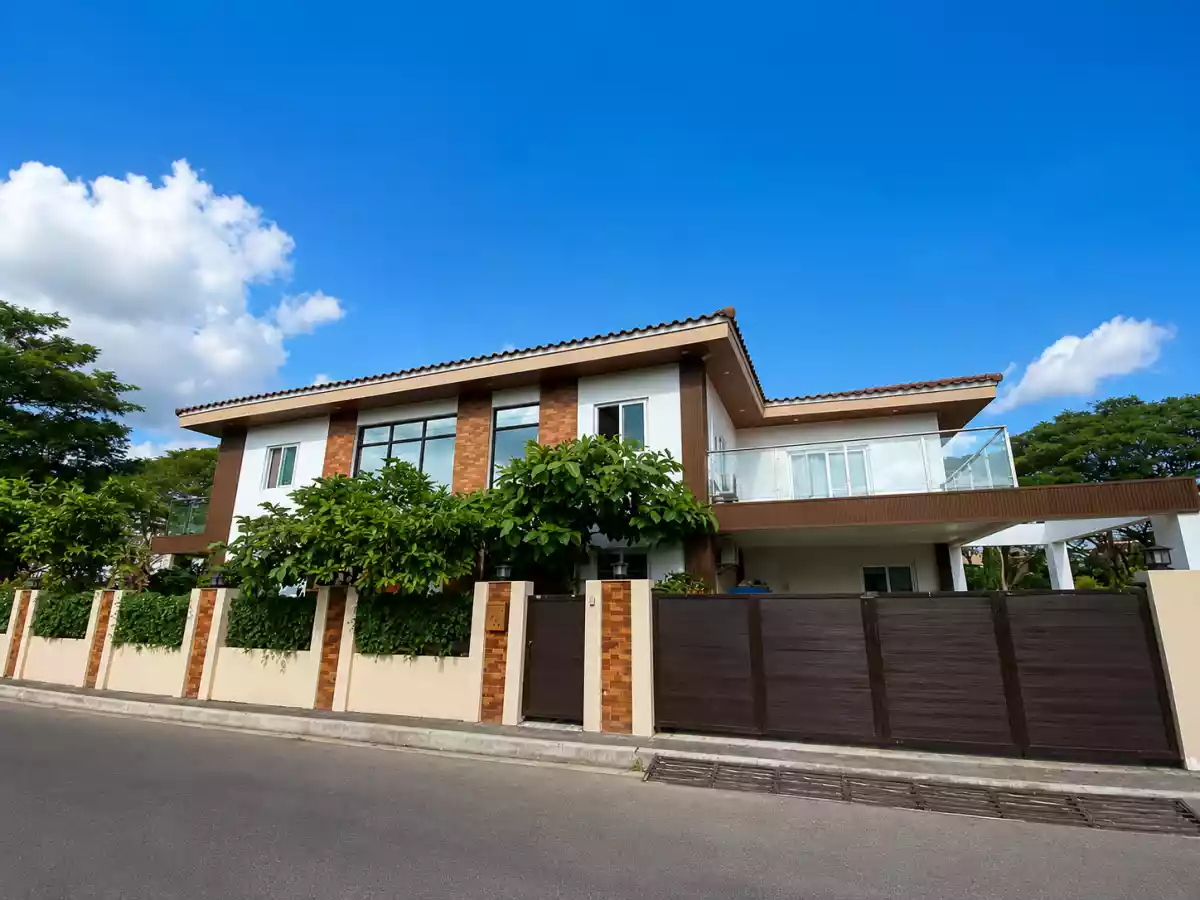 Pre-Owned Luxury 8BR Fully Furnished House & Lot | Metropolis Greens Executive Subdivision, Gen. Trias, Cavite