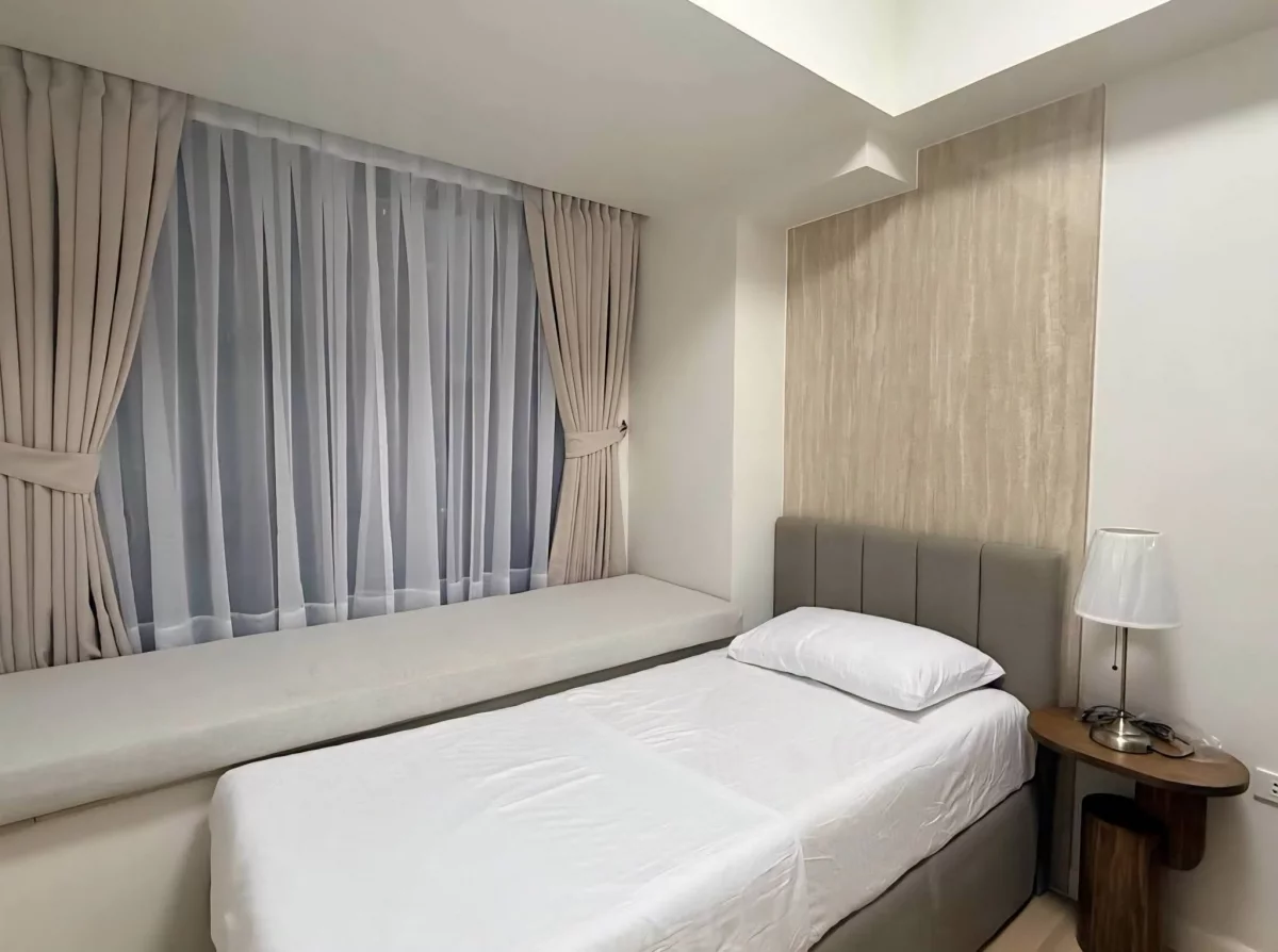 For Sale: 2BR Condo with Balcony in Mandani Bay Suites, Mandaue City — 65 sqm — 2 Bedrooms in Centro, Mandaue City, Cebu — Photo 7