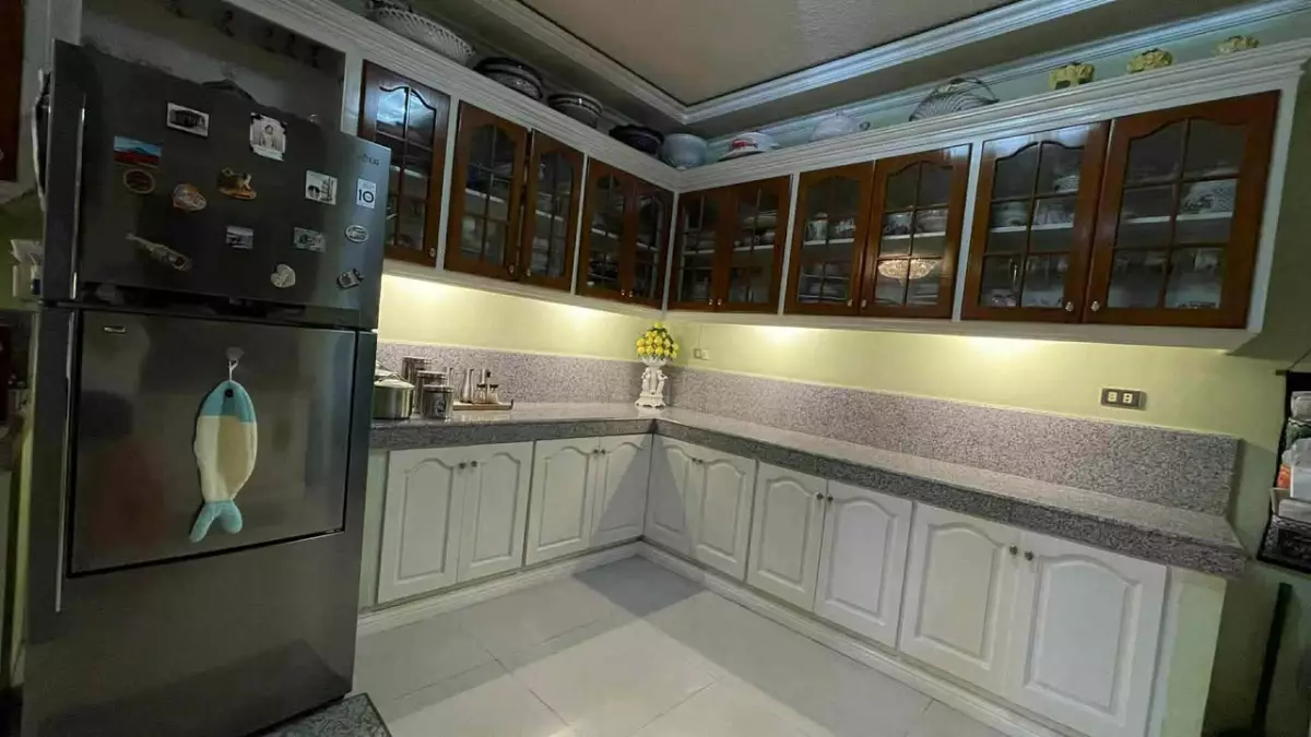 Open photo 16 of 22 — For Sale: 4BR House and Lot in Talon Dos, Las Piñas — 487 sqm
