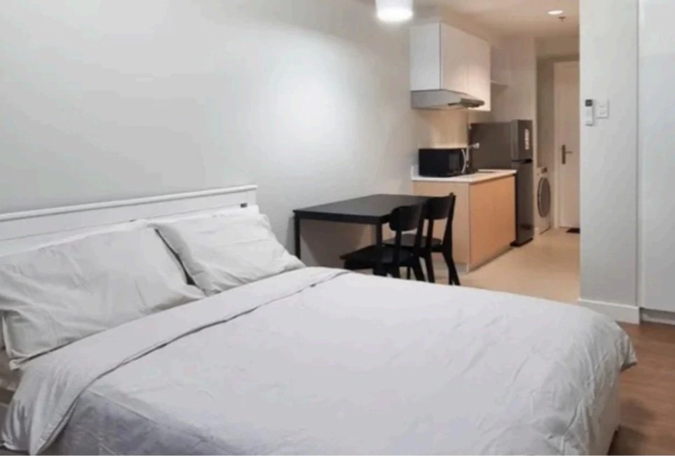 FOR SALE RFO fully furnished studio with 11 parking slot at Arton at katipunan by Rockwell — 1 Bedroom in Loyola Heights, Quezon City, Metro Manila — Photo 2