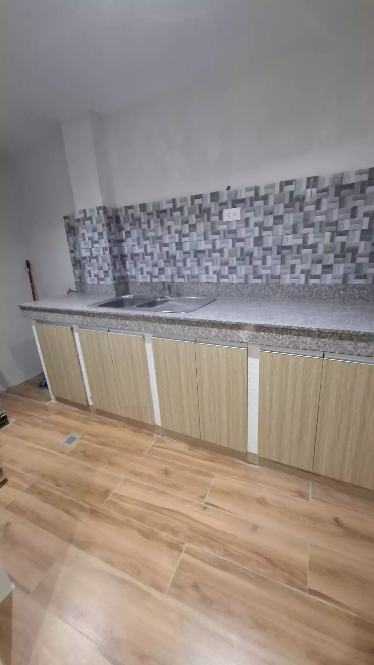 Open photo 16 of 30 — For Sale: 4BR House and Lot in Guadalupe, Cebu City — 296 sqm
