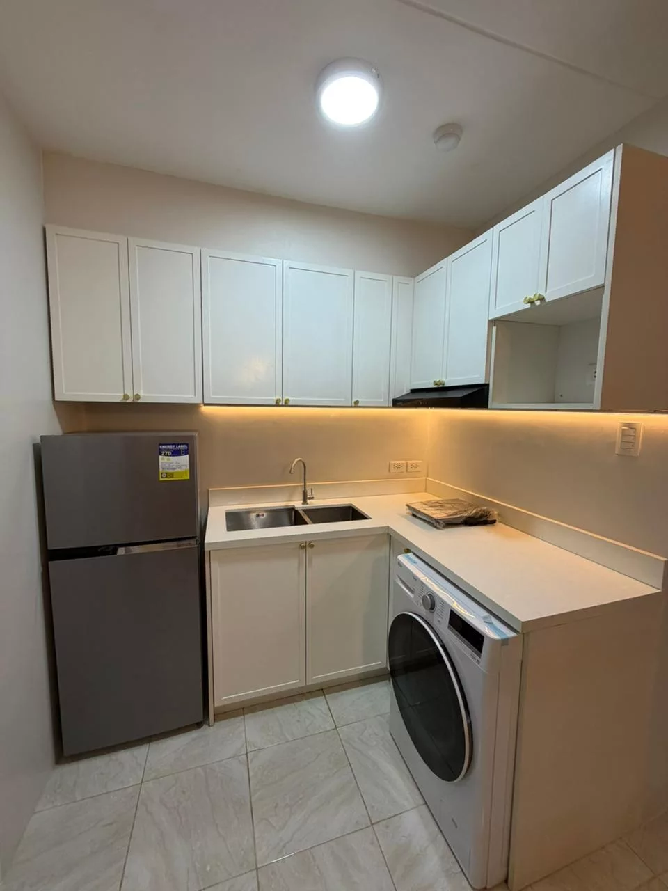 DECA HOMES BANILAD — 2 Bedrooms in Banilad, Mandaue City, Cebu — Photo 3