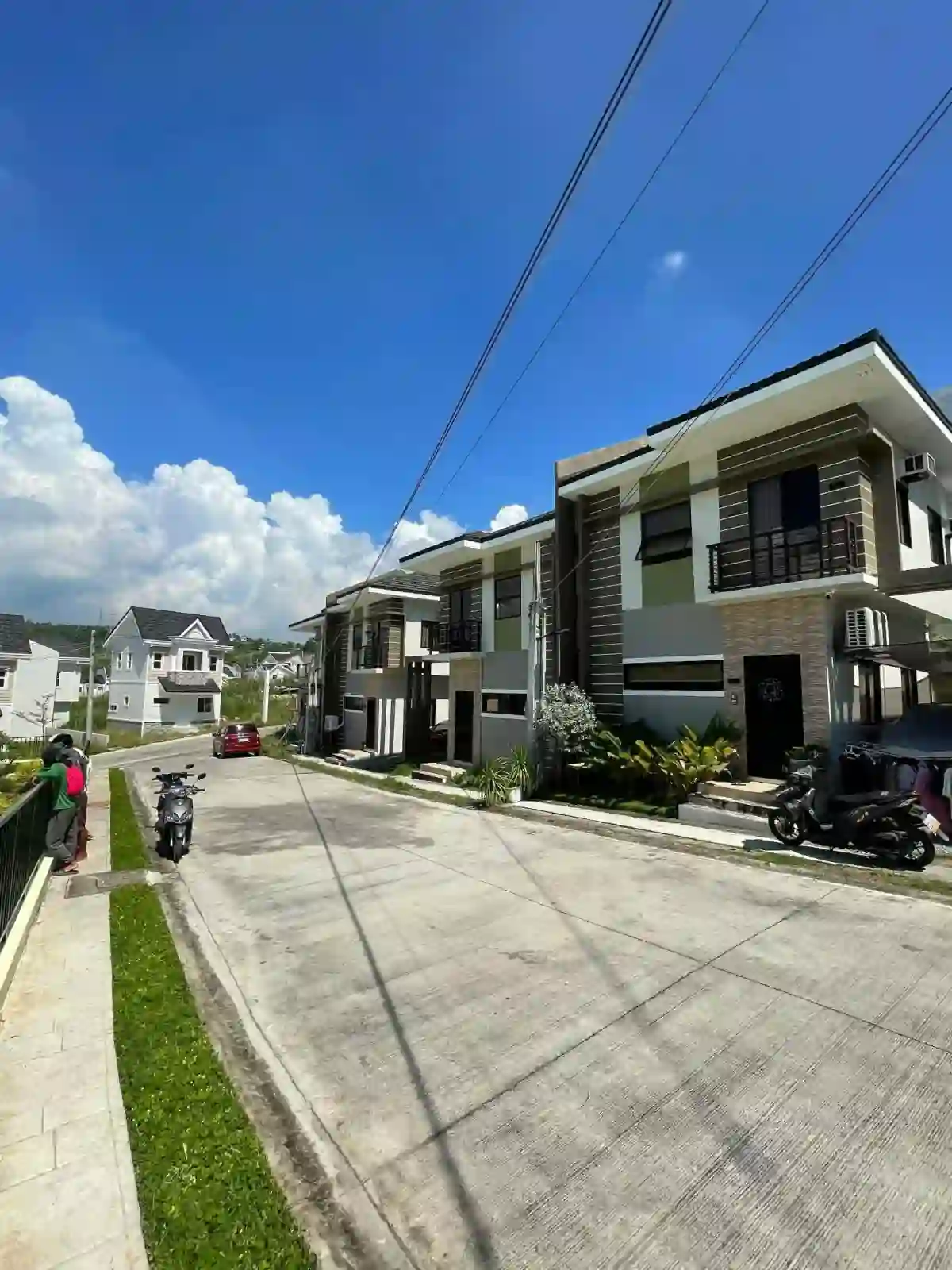 Open photo 12 of 16 — RUSH SALE: 4BR House and Lot in Tubod, Minglanilla — 114 sqm