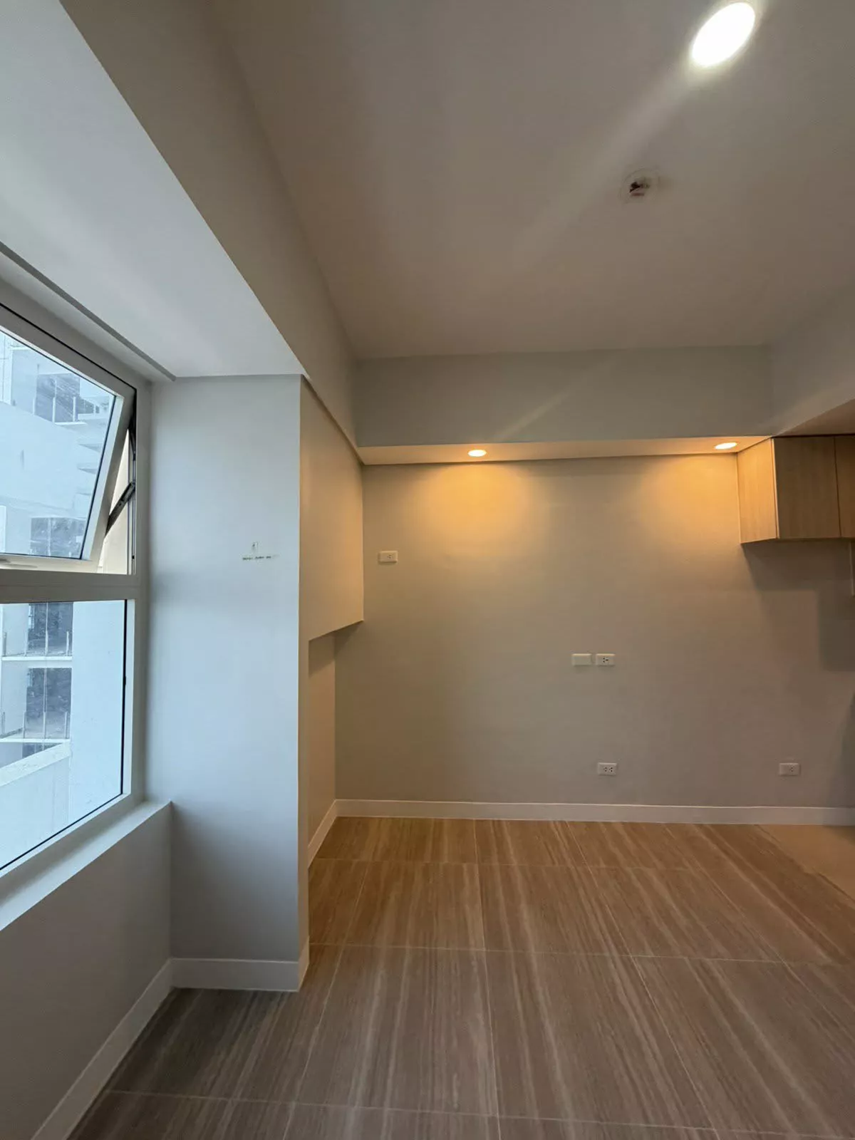 Foreclosure: One Astra Place Studio Condo in Banilad, Mandaue City — Investor Entry — Studio in Banilad, Mandaue City, Cebu — Photo 4