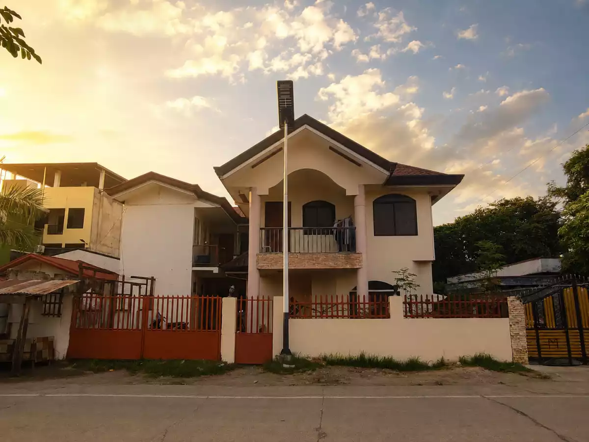 For Sale: 4BR House and Lot with Apartment in Calajo-an, Minglanilla — 225 sqm