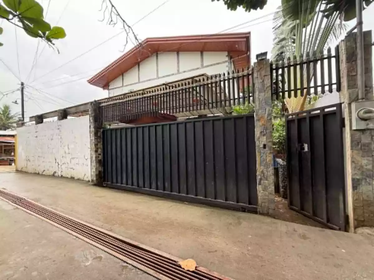 For Sale: 5BR House and Lot Near Cebu β Swimming Pool, Semi Furnished