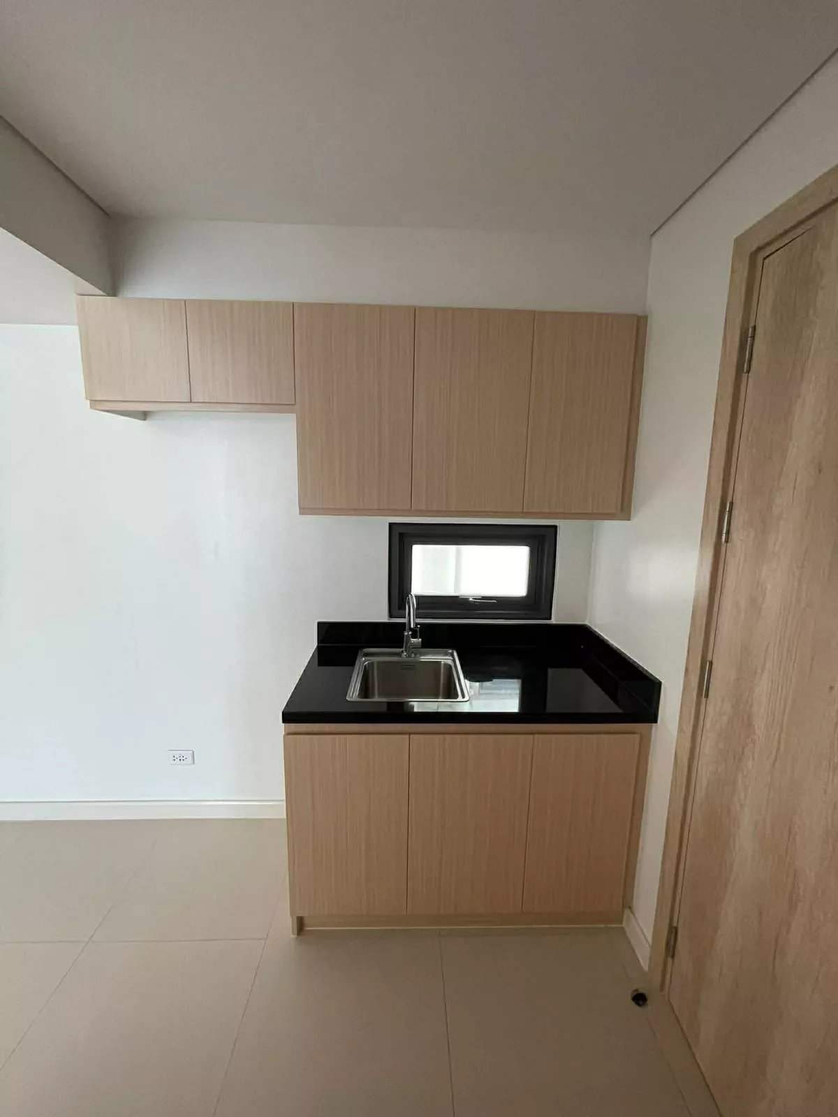 1 Bedroom Condo for Sale in Carmona, Makati City — 69 sqm — 1 Bedroom in Makati City, Metro Manila, 1224 — Photo 7
