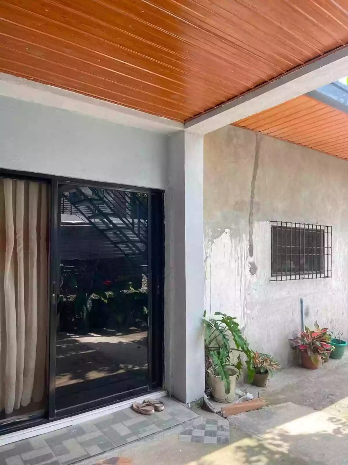 📍 Conveniently located near Upper East, SM, Robinson, Hospitals, NGC, and other major establishments. — House and Lot in Brgy Estefania, Estefania, Bacolod City — Photo 5
