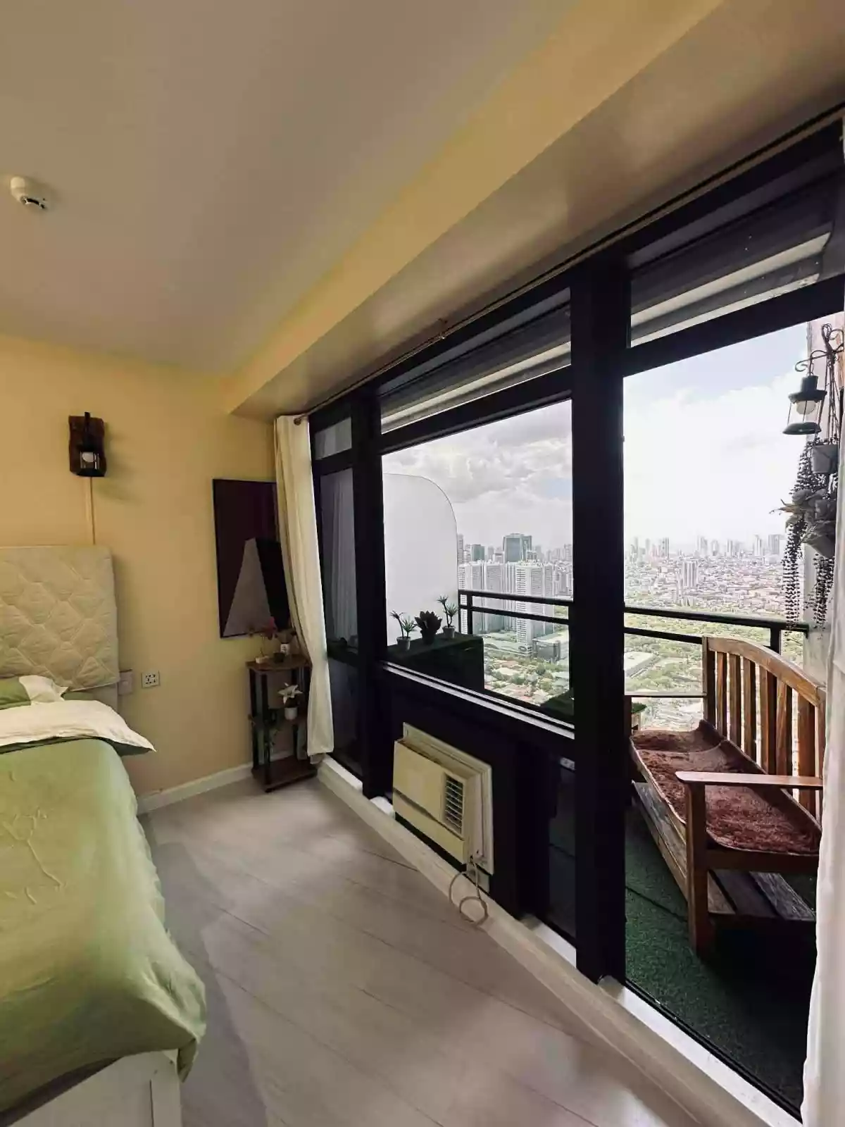 Open photo 11 of 14 — Gramercy Residences 1BR Condo for Sale in Poblacion, Makati City