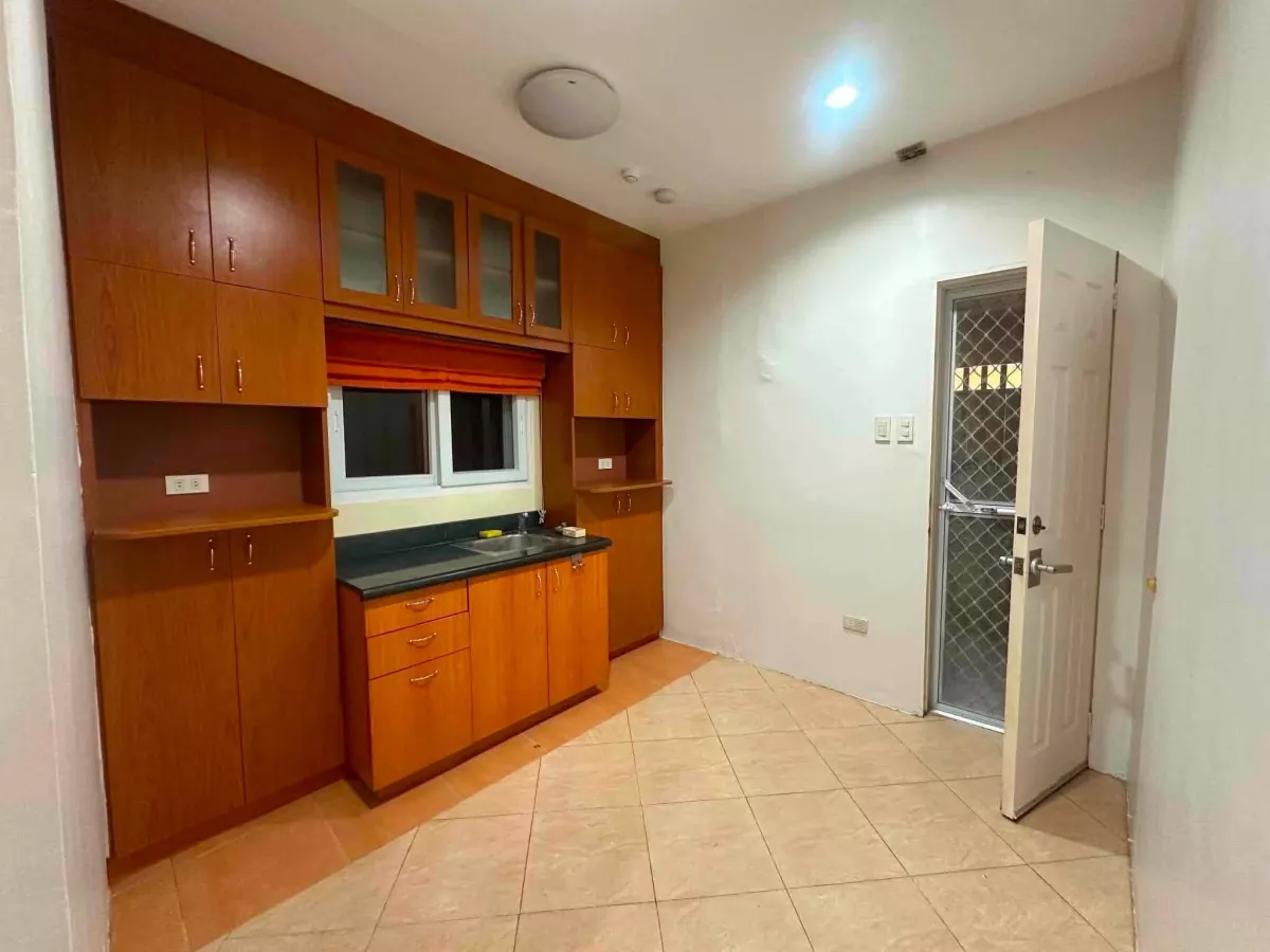 CORNER SINGLE-DETACHED HOUSE FOR SALE IN LAHUG, CEBU CITY | PRIME LOCATION — House and Lot in Cebu City, Cebu, 6000 — Photo 7