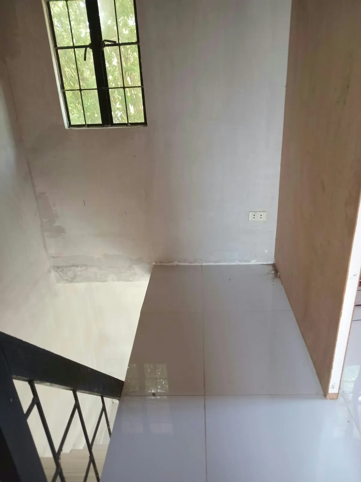 Rush For Assume Main Road End Unit With Big Parking Space at Lumina General Santos City — Townhouse in General Santos City, South Cotabato, 9500 — Photo 6