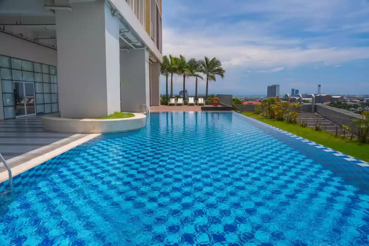 For Sale: Studio Condo Near Vicente Sotto Hospital, Cebu City — Balcony — Studio in Capitol Site, Cebu City, Cebu — Photo 7