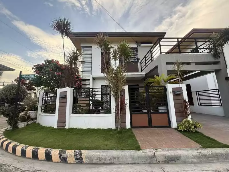 Single detached house in gated subdivision