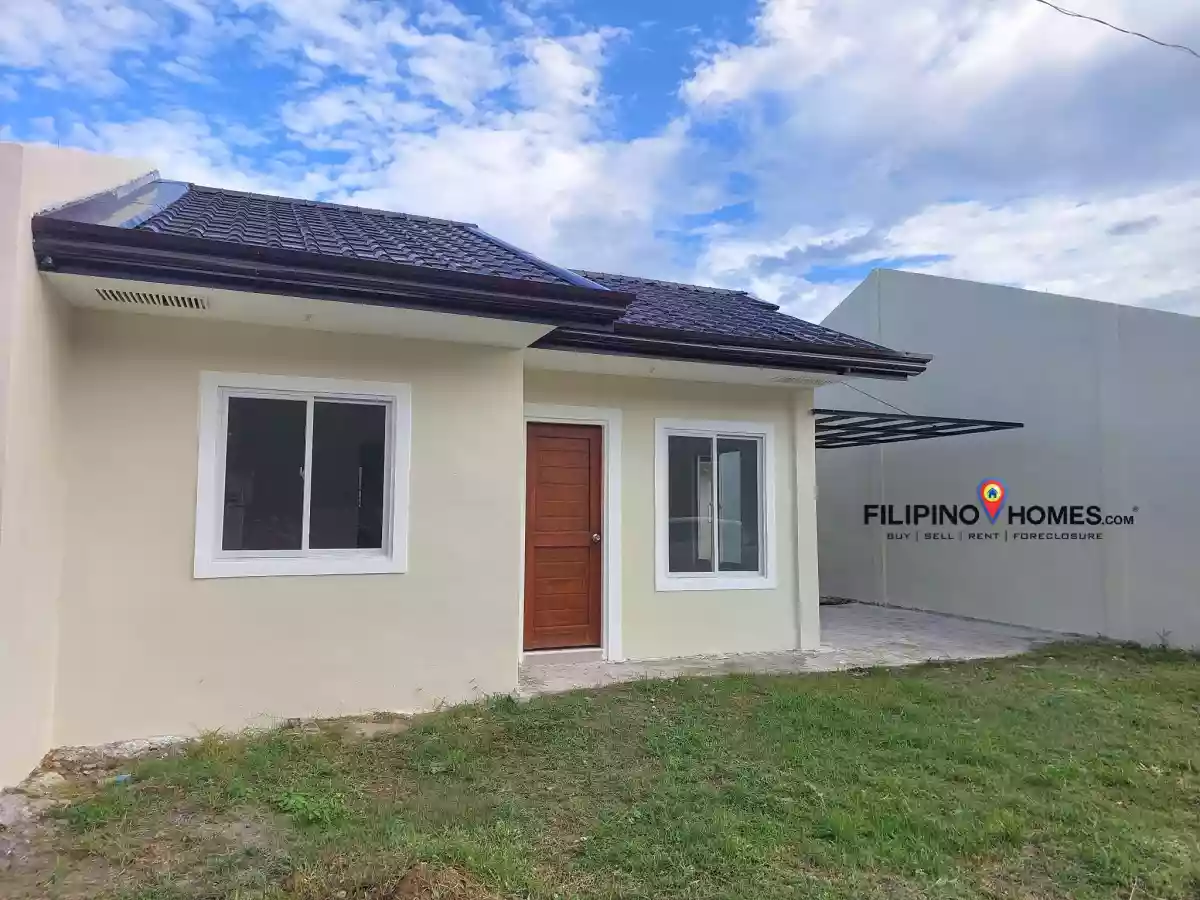 Lowest Price Assume House and Lot 80,000 Only Near University of Santo Tomas GenSan — House and Lot in Gen. Santos City, South Cotabato, 9500 — Photo 3