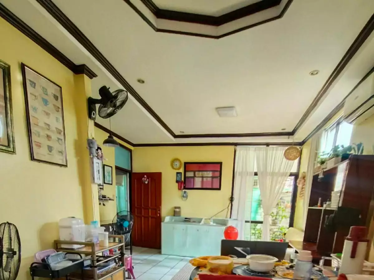 Rush Sale: CORNER BUNGALOW HOUSE AND LOT — House and Lot in Cebu City, Cebu, 6000 — Photo 4