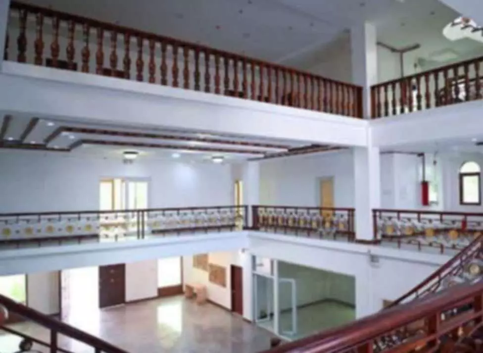 For Sale: 5-Storey Commercial Building with Pool and Roof Deck - photo 5