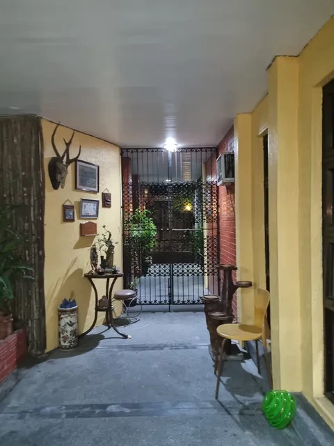 For Sale: 3BR House and Lot in White Plains, Quezon City — 473 sqm — House and Lot in Quezon City, Metro Manila, 1101 — Photo 2