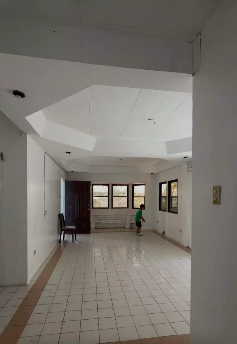 BUNGALOW HOUSE FOR RENT-ILOILO CITY-NEAR SUNSET BOULEVARD- 3BEDROOMS - photo 5