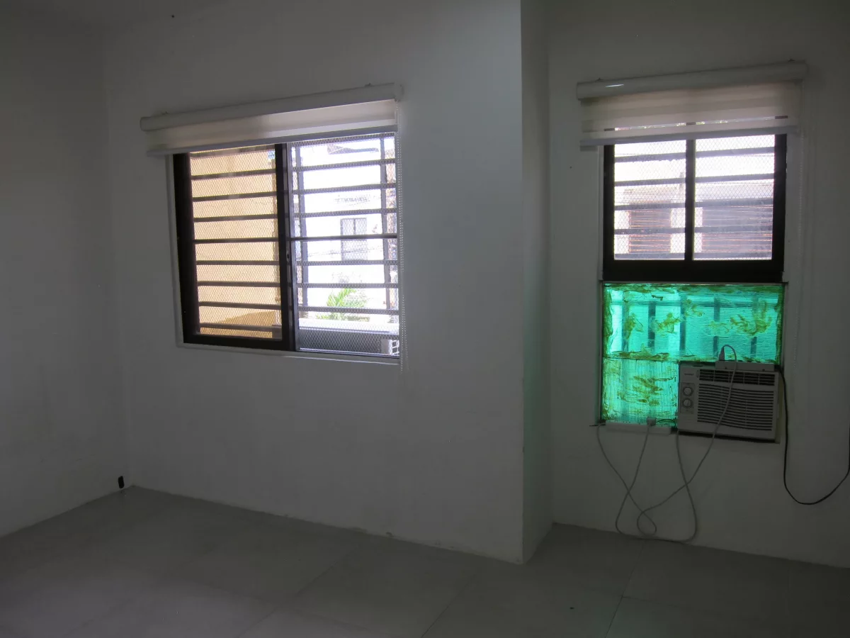 FOR SALE 2BR Townhouse Near Lapu-lapu City — 1 Parking, Aircon — Townhouse in Lapu-lapu City, Cebu, 6015 — Photo 4