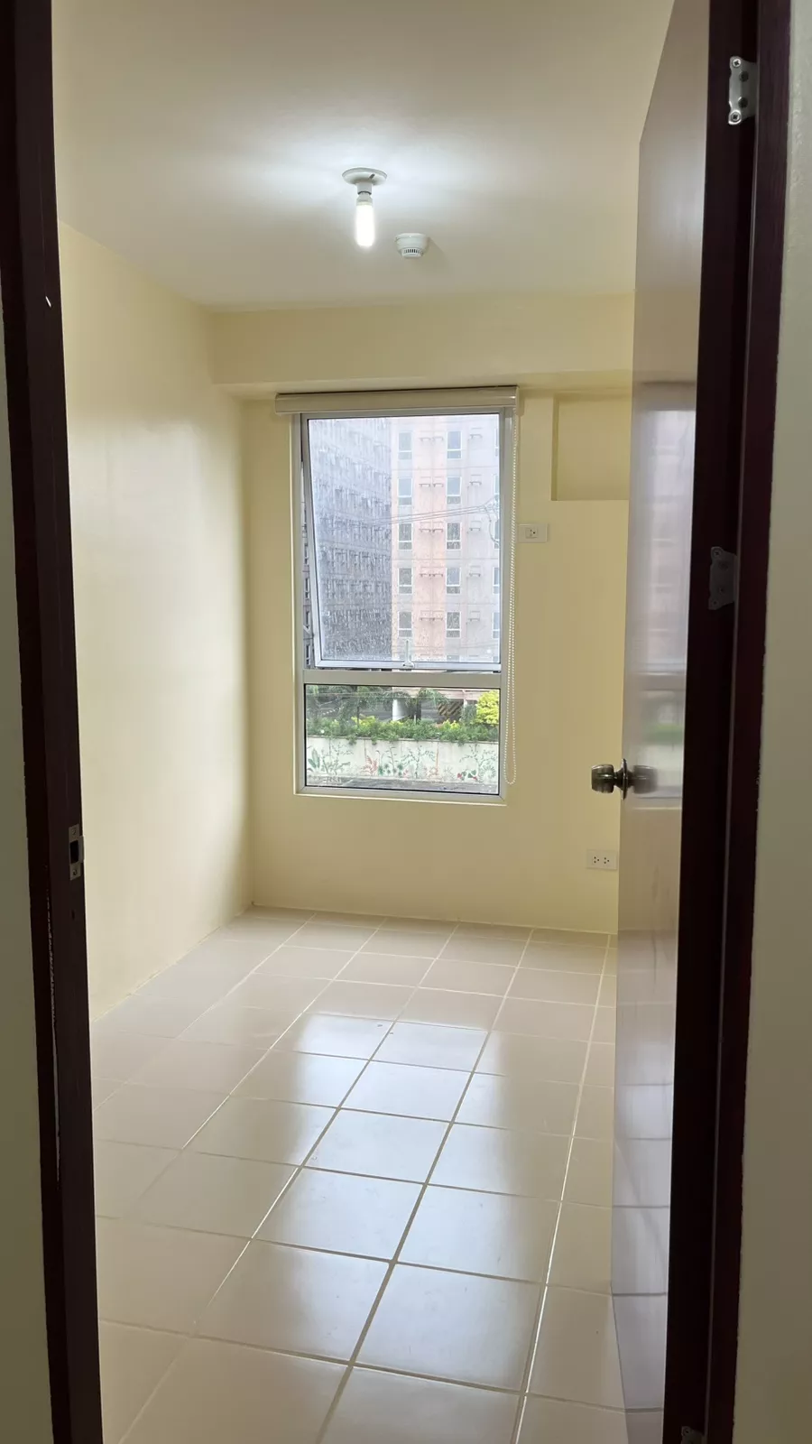 For Rent: Urban Deca Homes Manila 2BR Condo in Barangay 99, Manila City — 2 Bedrooms in Barangay 99, Manila City, Metro Manila — Photo 2