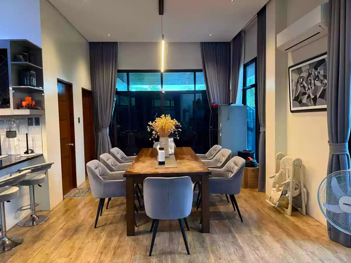 Open photo 18 of 19 — For Sale 5BR House and Lot in Marigondon, Lapu-lapu City — 300 sqm