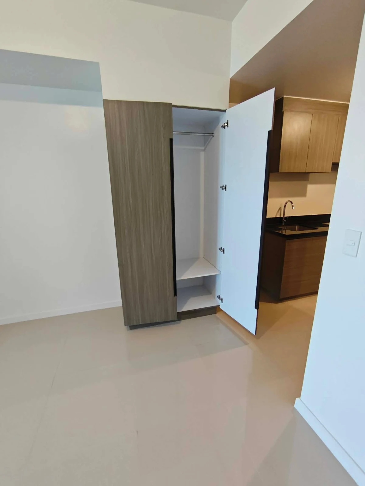 For Sale: Studio Condo in Centro, Mandaue City — 33.28 sqm — Studio in Centro, Mandaue City, Cebu — Photo 5