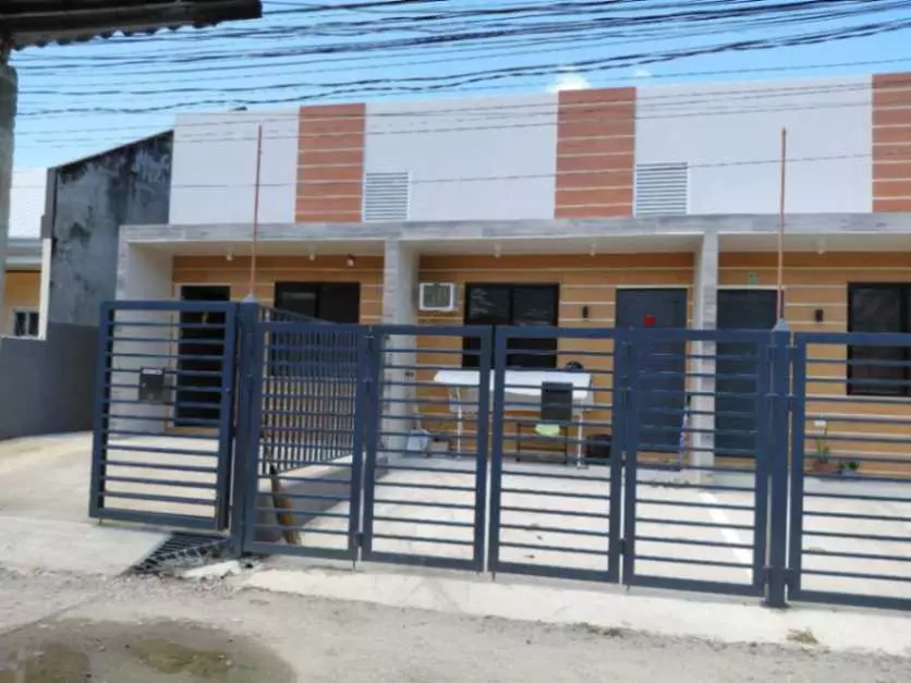 Smart Investment: House & Lot + Income-Generating Apartment in One Property! - photo 4