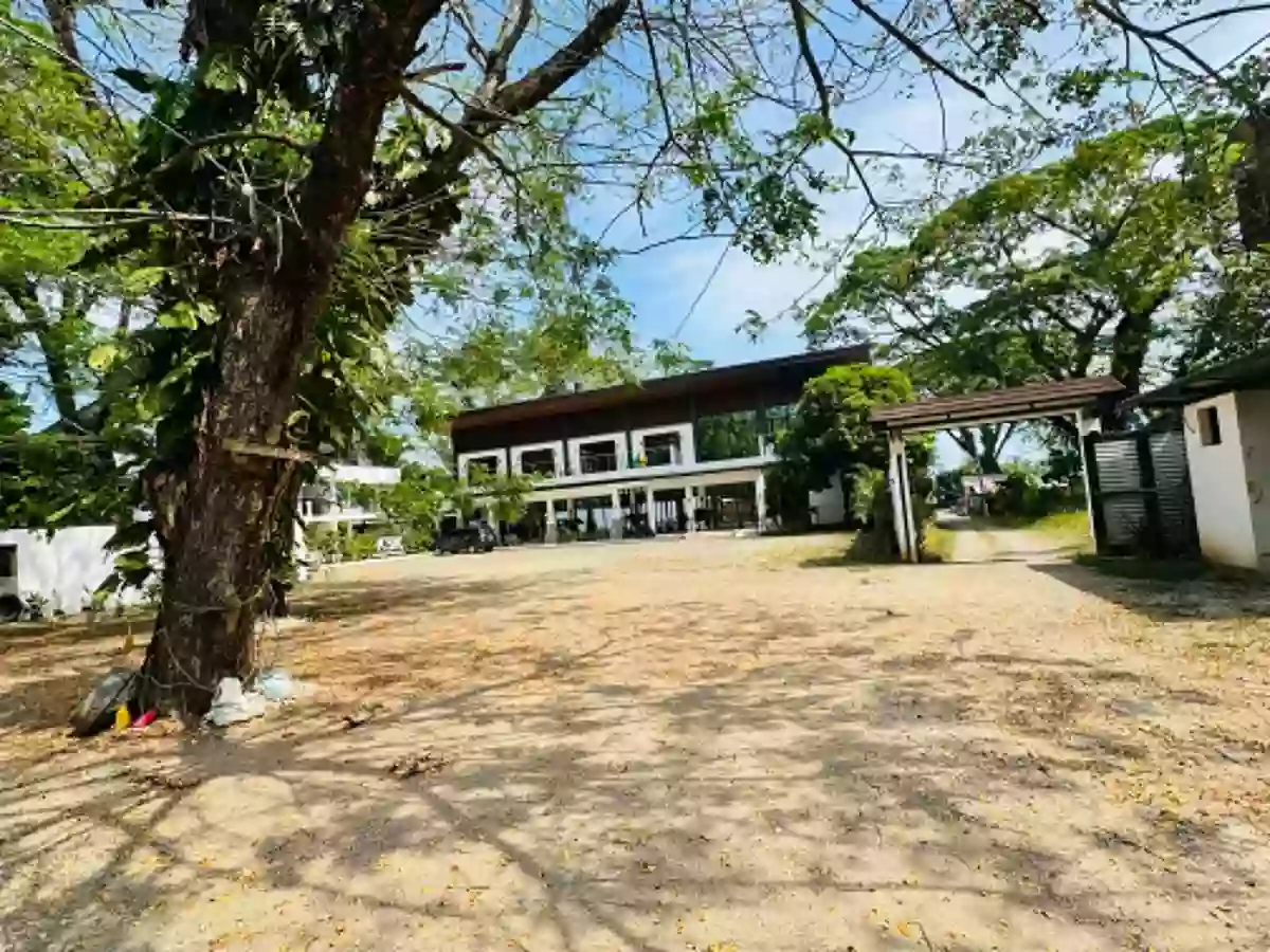 For Sale: 24 Bedrooms Resort and House in Irawan, Puerto Princesa City — 2593 sqm — Beach House / Resort in Irawan, Puerto Princesa City, Palawan — Photo 3