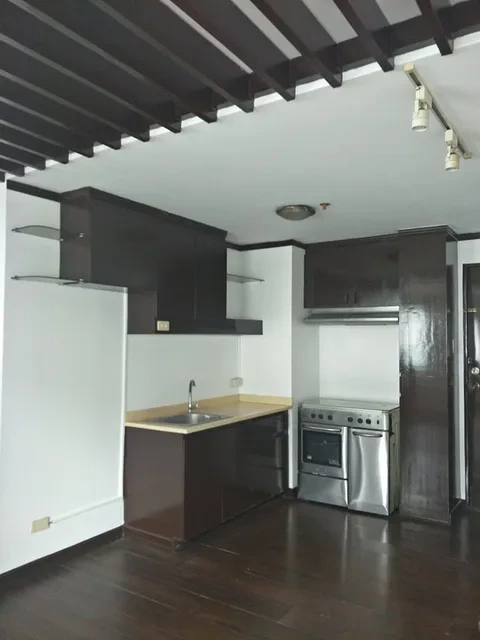 For Sale: 2BR Condo in San Isidro, Paranaque City — 60 sqm, 1 Parking — 2 Bedrooms in Paranaque City, Metro Manila, 1702 — Photo 7