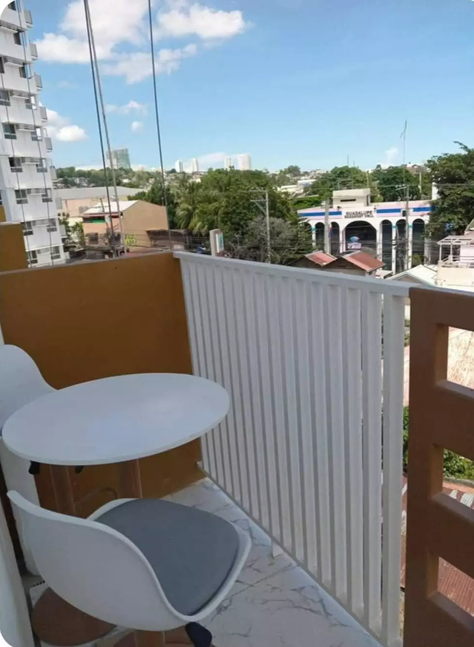 For Rent: Studio Condo with Balcony in Guadalupe, Cebu City — Casa Mira Guadalupe — Studio in Guadalupe, Cebu City, Cebu — Photo 3
