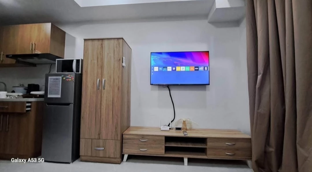 STUDIO UNIT WITH BALCONY FOR RENT IN MIVELA GARDEN RESIDENCES — Studio in Apas, Cebu City, Cebu — Photo 5