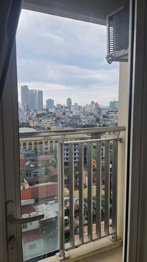 For Sale: 1BR Condo in Fort Bonifacio, Taguig City — 42 sqm — 1 Bedroom in Taguig City, Metro Manila, 1634 — Photo 2