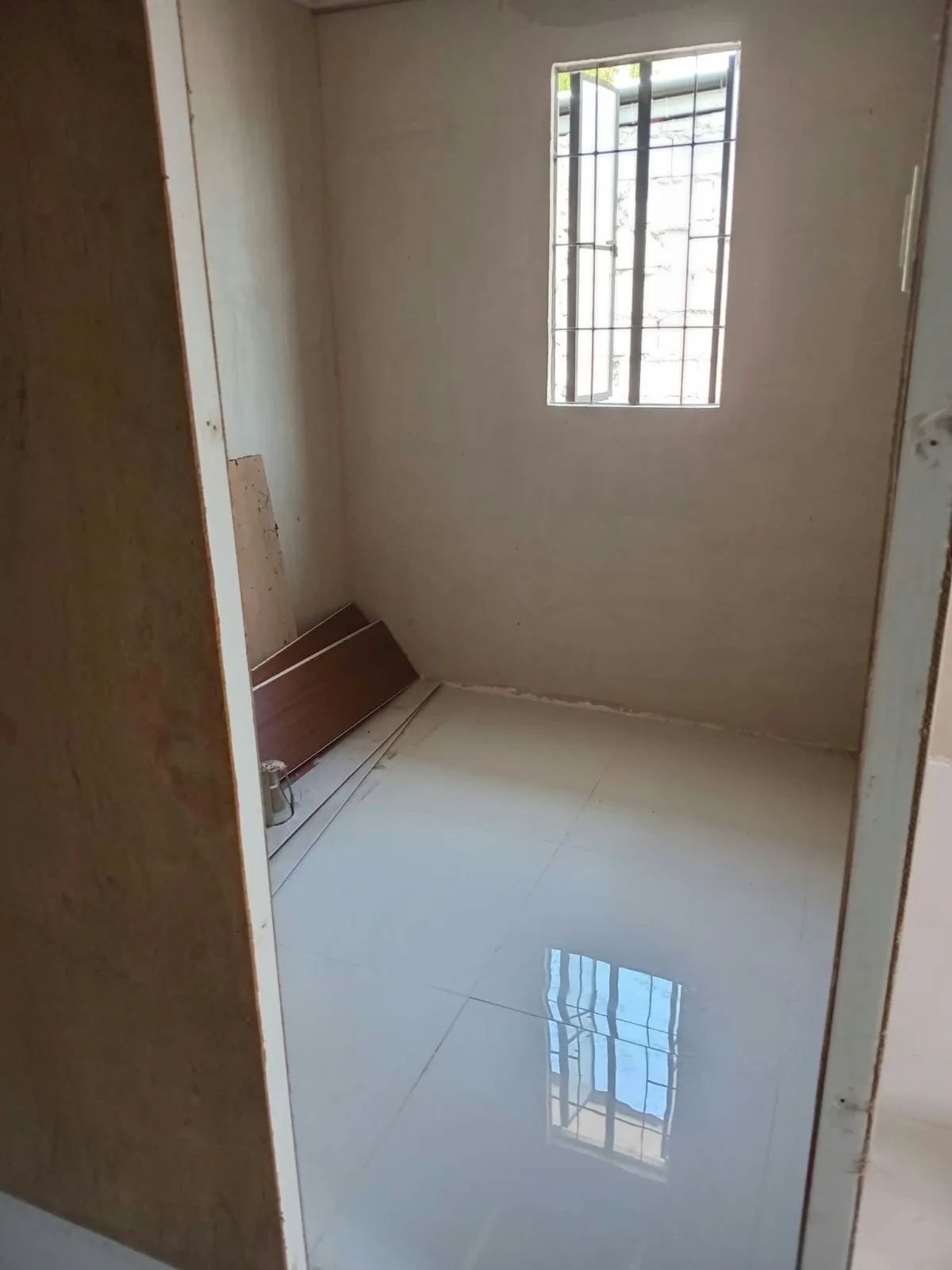 Rush For Assume Main Road End Unit With Big Parking Space at Lumina General Santos City — Townhouse in General Santos City, South Cotabato, 9500 — Photo 3