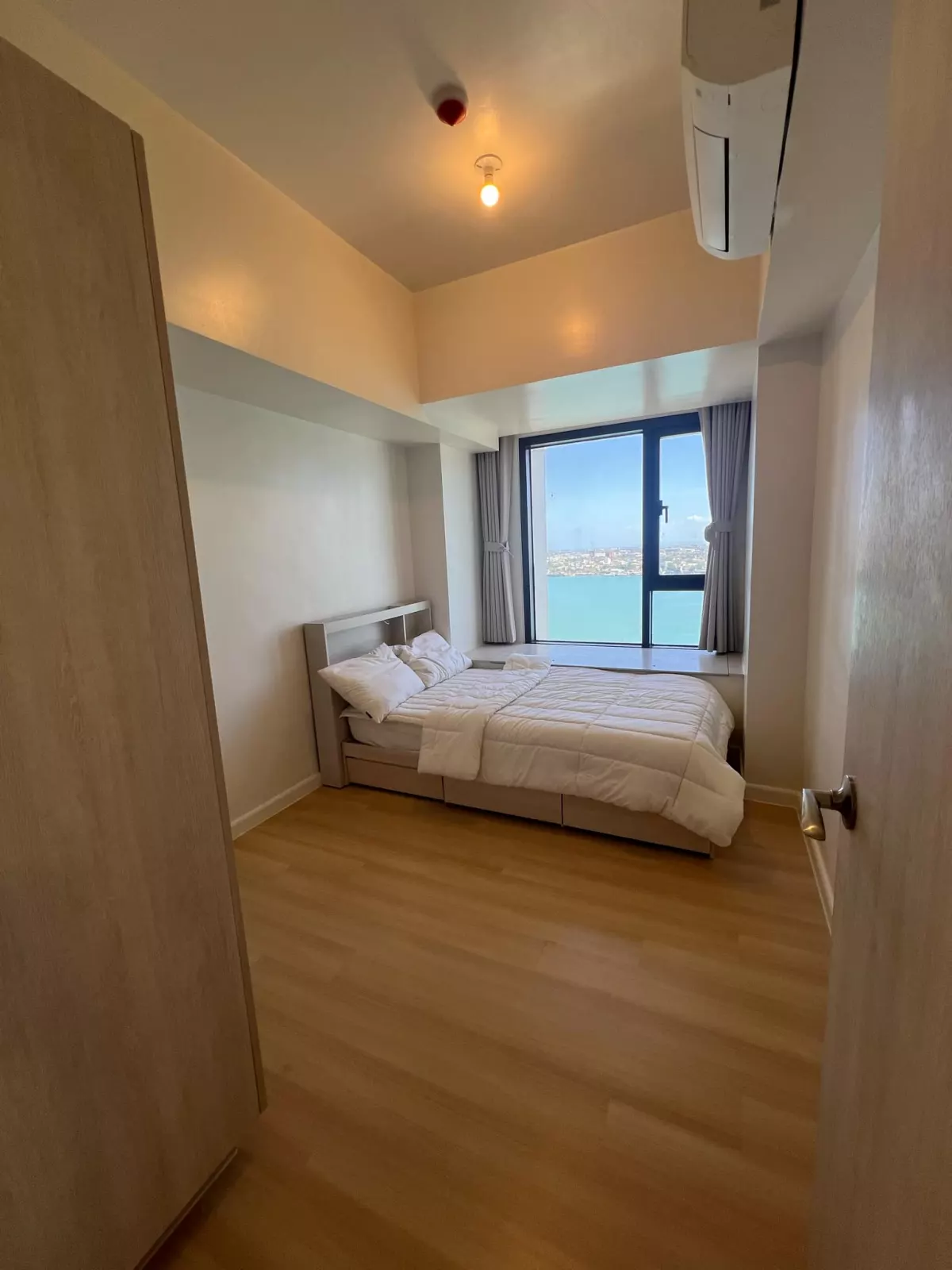 For Sale: Mandani Bay 3BR Condo in Centro, Mandaue City — 3 Bedrooms in Centro, Mandaue City, Cebu — Photo 2