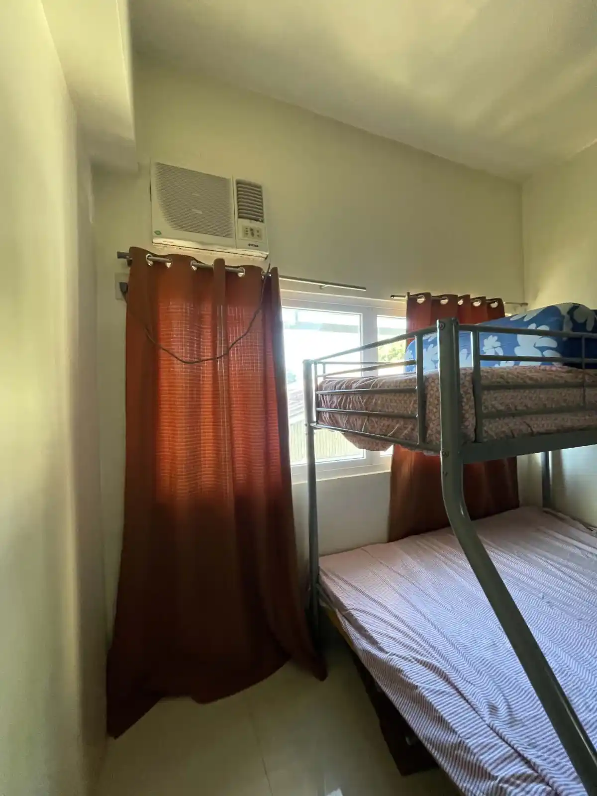 For Sale: 1 Bedroom Condominium with Parking at Guadalupe, Cebu City - 25 sqm — 1 Bedroom in Capitol Site, Cebu City, Cebu — Photo 4