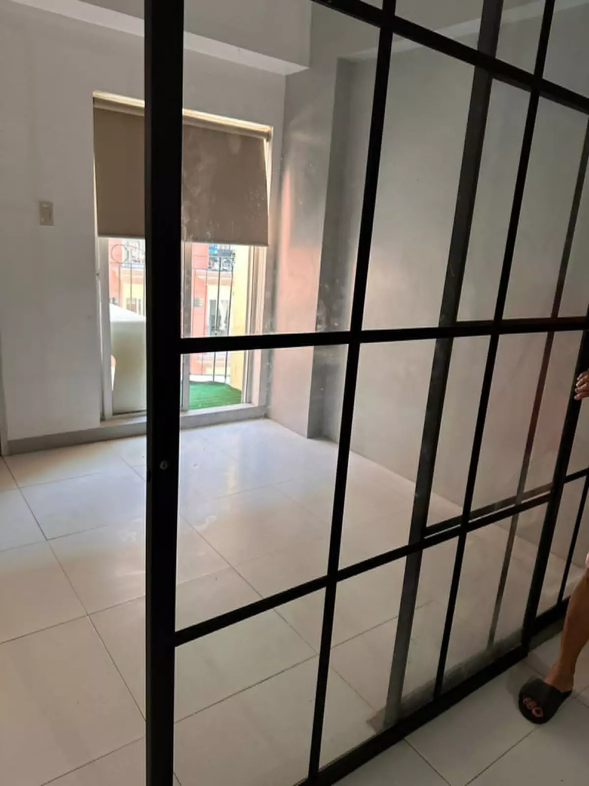 1BR with Balcony Semi-Furnished Paranaque — 1 Bedroom in Moonwalk, Paranaque City, Metro Manila — Photo 4