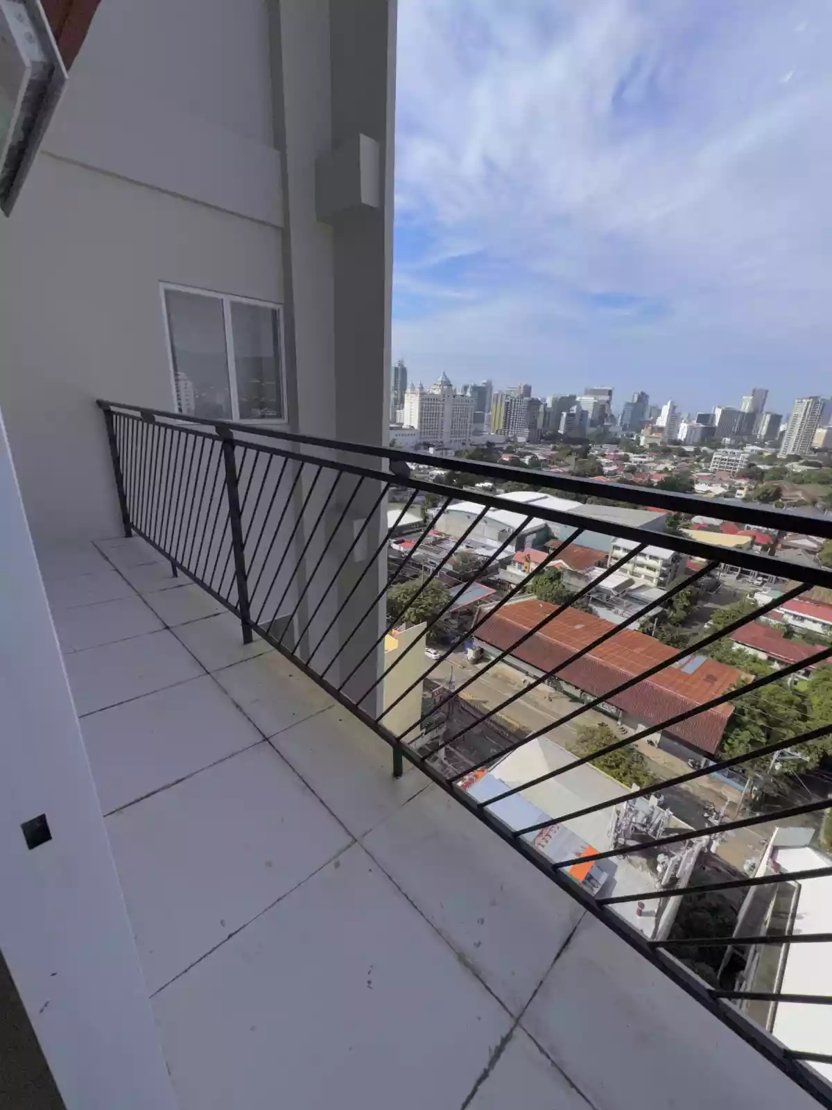 Open photo 11 of 14 — RFO 1-BEDROOM WITH BALCONY FOR ASSUME IN PRIMEWORLD POINTE LAHUG !!!