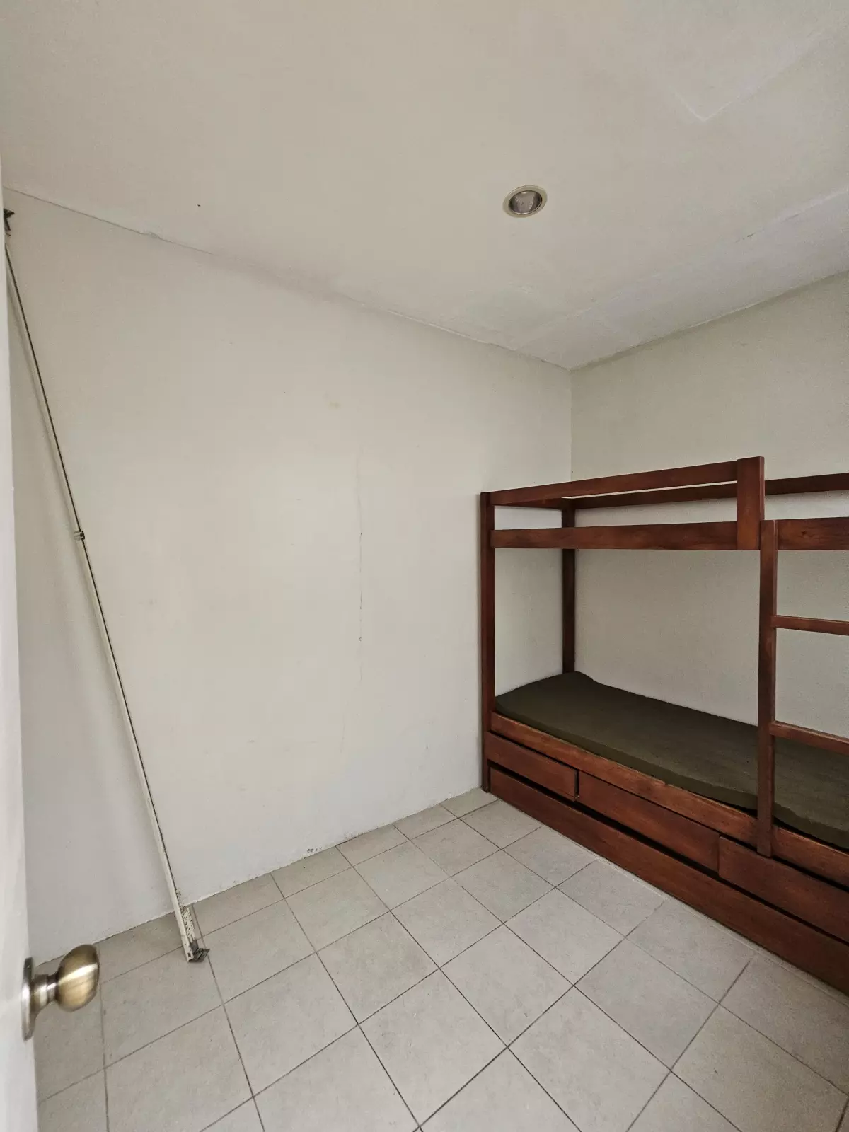 Open photo 11 of 16 — For Rent: 4BR House and Lot in Casa Rosita, Banawa, Cebu City — 240 sqm